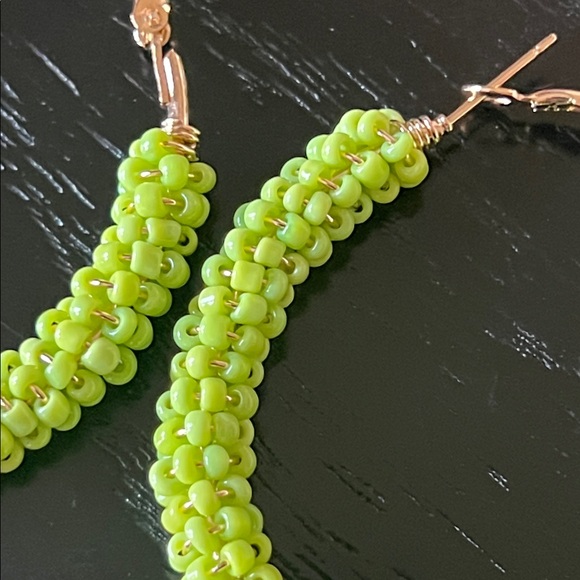 GREEN beaded hoop earrings-NWT - Picture 2 of 2